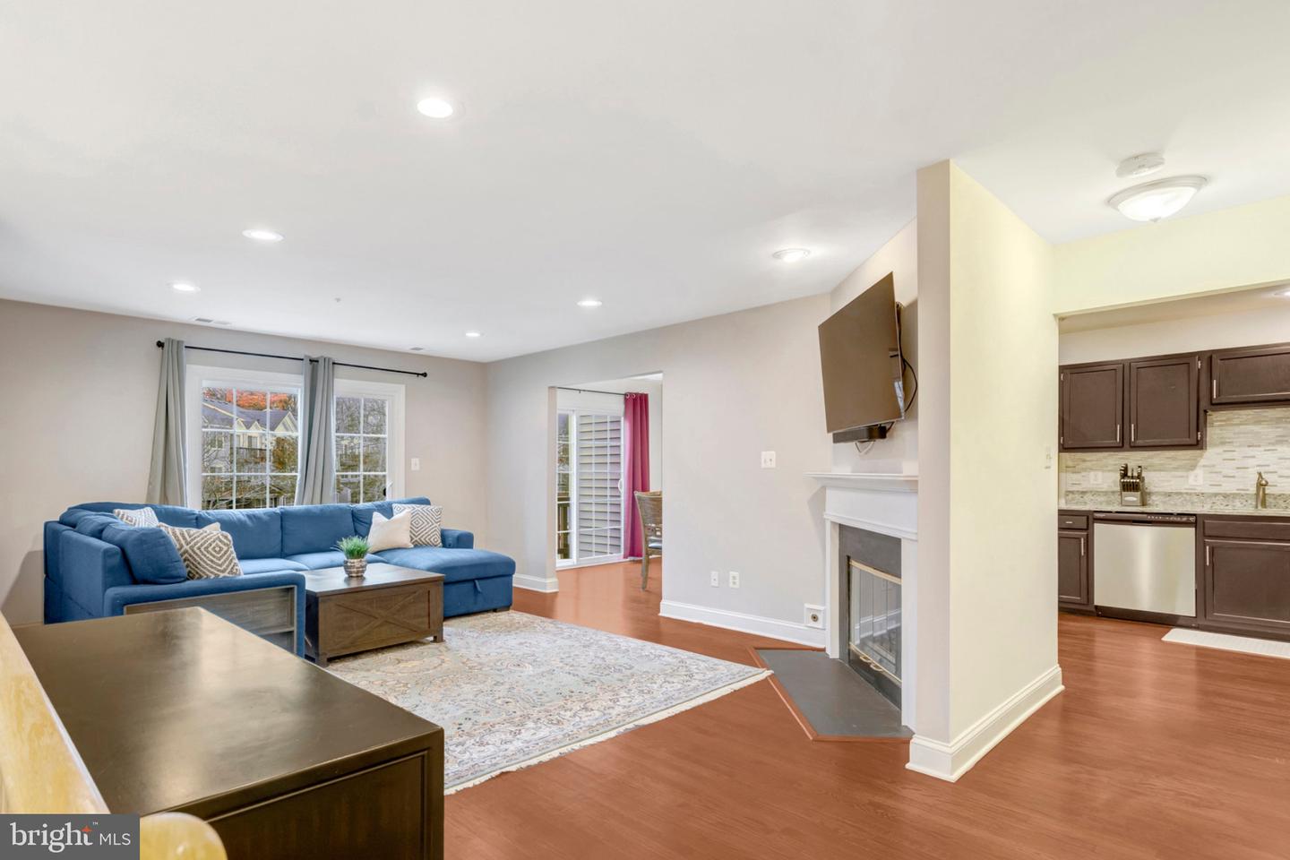 4311 RUNABOUT LN #90, FAIRFAX, Virginia 22030, 3 Bedrooms Bedrooms, ,2 BathroomsBathrooms,Residential,For sale,4311 RUNABOUT LN #90,VAFX2279164 MLS # VAFX2279164 4311 RUNABOUT LN #90, FAIRFAX, Virginia 22030, 3 Bedrooms Bedrooms, ,2 BathroomsBathrooms,Residential,For sale,4311 RUNABOUT LN #90,VAFX2279164 MLS # VAFX2279164