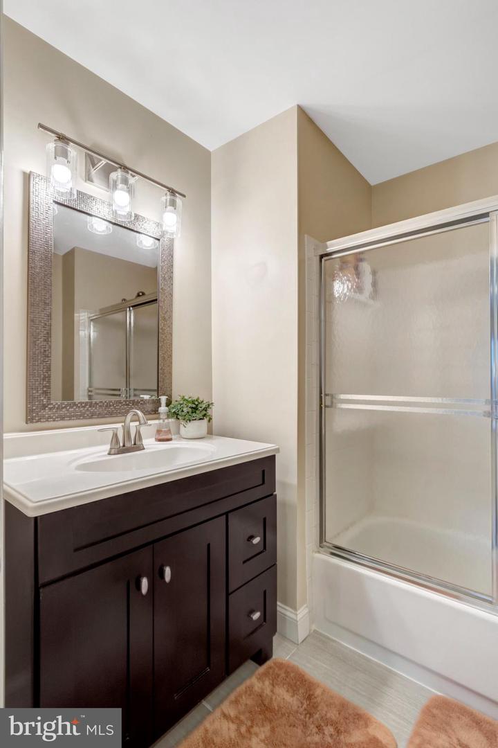 4311 RUNABOUT LN #90, FAIRFAX, Virginia 22030, 3 Bedrooms Bedrooms, ,2 BathroomsBathrooms,Residential,For sale,4311 RUNABOUT LN #90,VAFX2279164 MLS # VAFX2279164 4311 RUNABOUT LN #90, FAIRFAX, Virginia 22030, 3 Bedrooms Bedrooms, ,2 BathroomsBathrooms,Residential,For sale,4311 RUNABOUT LN #90,VAFX2279164 MLS # VAFX2279164