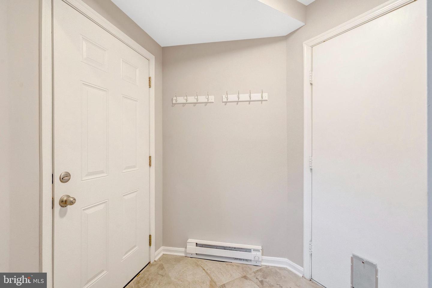 4311 RUNABOUT LN #90, FAIRFAX, Virginia 22030, 3 Bedrooms Bedrooms, ,2 BathroomsBathrooms,Residential,For sale,4311 RUNABOUT LN #90,VAFX2279164 MLS # VAFX2279164 4311 RUNABOUT LN #90, FAIRFAX, Virginia 22030, 3 Bedrooms Bedrooms, ,2 BathroomsBathrooms,Residential,For sale,4311 RUNABOUT LN #90,VAFX2279164 MLS # VAFX2279164