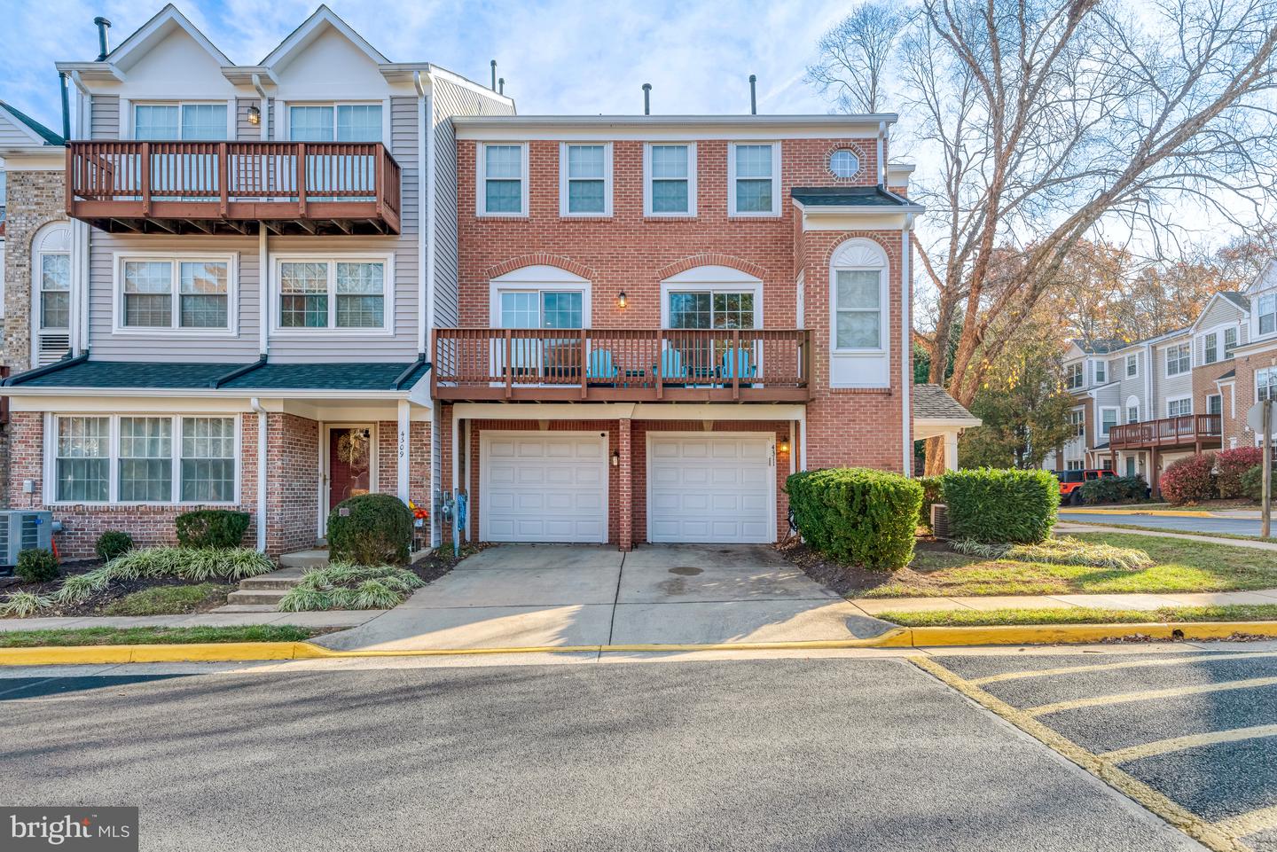 4311 RUNABOUT LN #90, FAIRFAX, Virginia 22030, 3 Bedrooms Bedrooms, ,2 BathroomsBathrooms,Residential,For sale,4311 RUNABOUT LN #90,VAFX2279164 MLS # VAFX2279164 4311 RUNABOUT LN #90, FAIRFAX, Virginia 22030, 3 Bedrooms Bedrooms, ,2 BathroomsBathrooms,Residential,For sale,4311 RUNABOUT LN #90,VAFX2279164 MLS # VAFX2279164