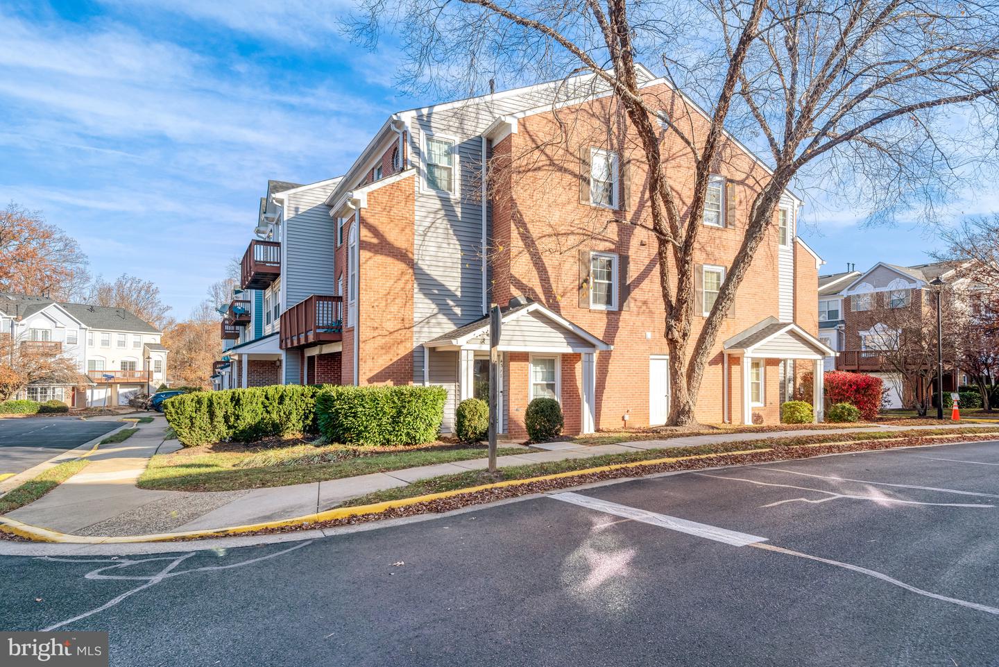 4311 RUNABOUT LN #90, FAIRFAX, Virginia 22030, 3 Bedrooms Bedrooms, ,2 BathroomsBathrooms,Residential,For sale,4311 RUNABOUT LN #90,VAFX2279164 MLS # VAFX2279164 4311 RUNABOUT LN #90, FAIRFAX, Virginia 22030, 3 Bedrooms Bedrooms, ,2 BathroomsBathrooms,Residential,For sale,4311 RUNABOUT LN #90,VAFX2279164 MLS # VAFX2279164