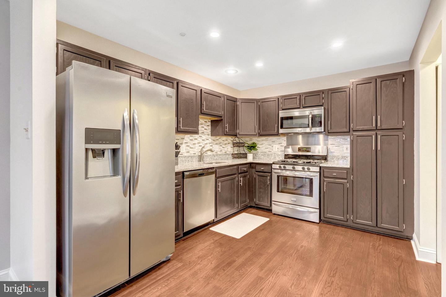 4311 RUNABOUT LN #90, FAIRFAX, Virginia 22030, 3 Bedrooms Bedrooms, ,2 BathroomsBathrooms,Residential,For sale,4311 RUNABOUT LN #90,VAFX2279164 MLS # VAFX2279164 4311 RUNABOUT LN #90, FAIRFAX, Virginia 22030, 3 Bedrooms Bedrooms, ,2 BathroomsBathrooms,Residential,For sale,4311 RUNABOUT LN #90,VAFX2279164 MLS # VAFX2279164