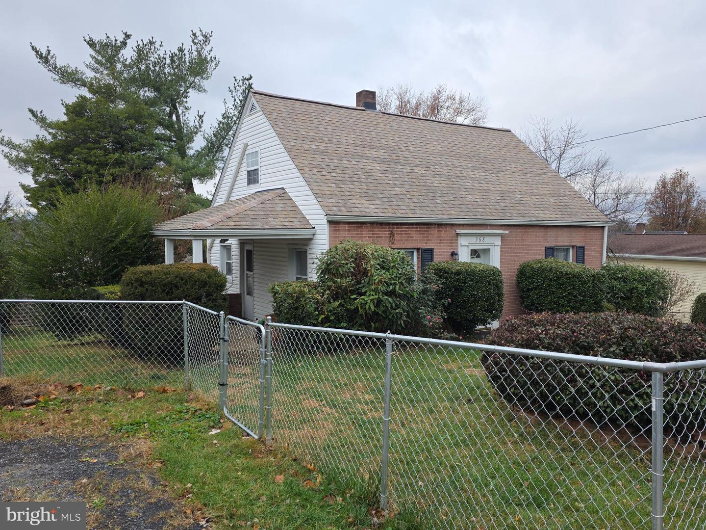 368 W 9TH ST, FRONT ROYAL, Virginia 22630, 4 Bedrooms Bedrooms, ,1 BathroomBathrooms,Residential,For sale,368 W 9TH ST,VAWR2012786 MLS # VAWR2012786 368 W 9TH ST, FRONT ROYAL, Virginia 22630, 4 Bedrooms Bedrooms, ,1 BathroomBathrooms,Residential,For sale,368 W 9TH ST,VAWR2012786 MLS # VAWR2012786