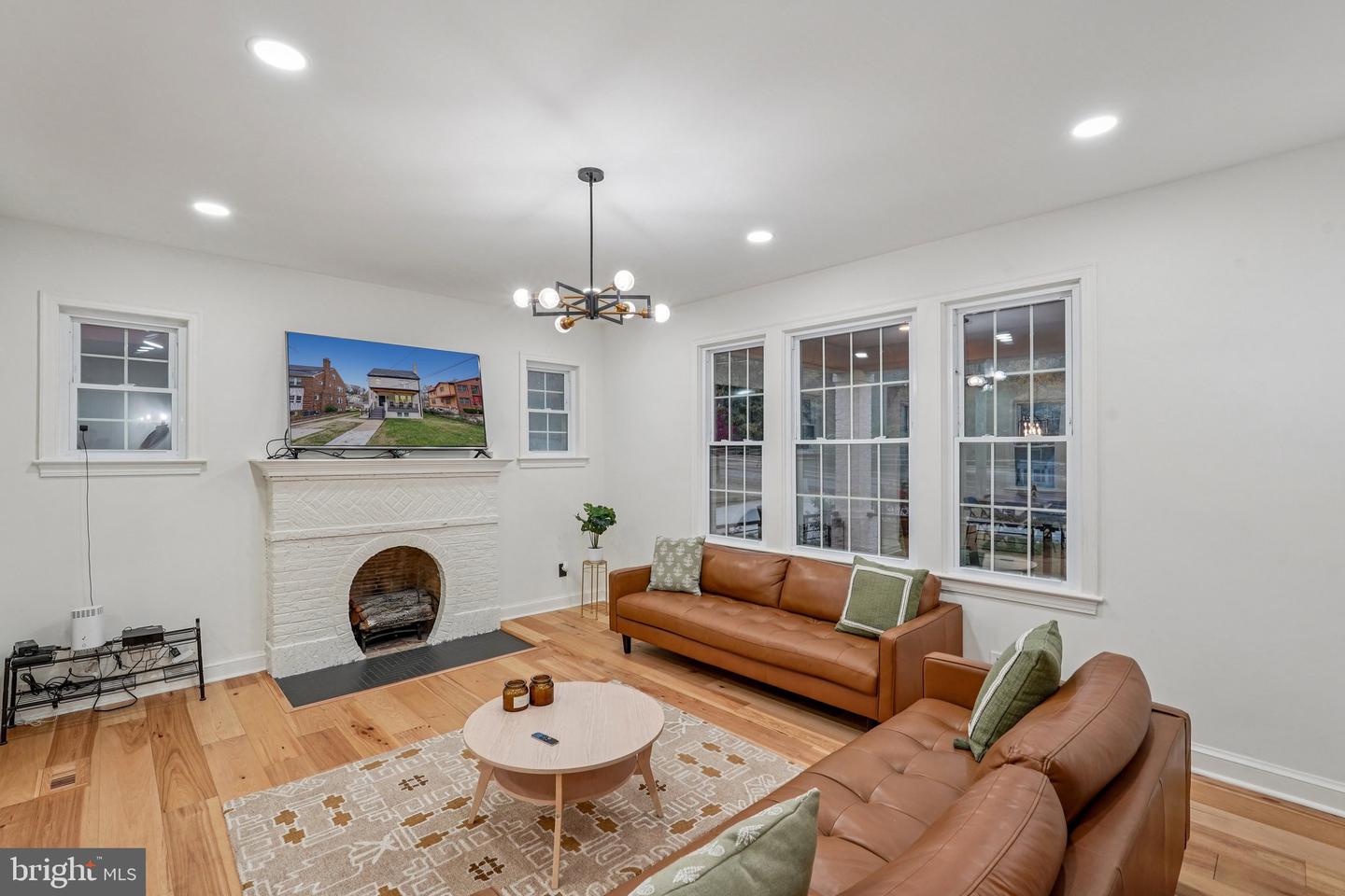 3422 PENNSYLVANIA AVE SE, WASHINGTON, District Of Columbia 20020, 5 Bedrooms Bedrooms, ,2 BathroomsBathrooms,Residential,For sale,3422 PENNSYLVANIA AVE SE,DCDC2232012 MLS # DCDC2232012