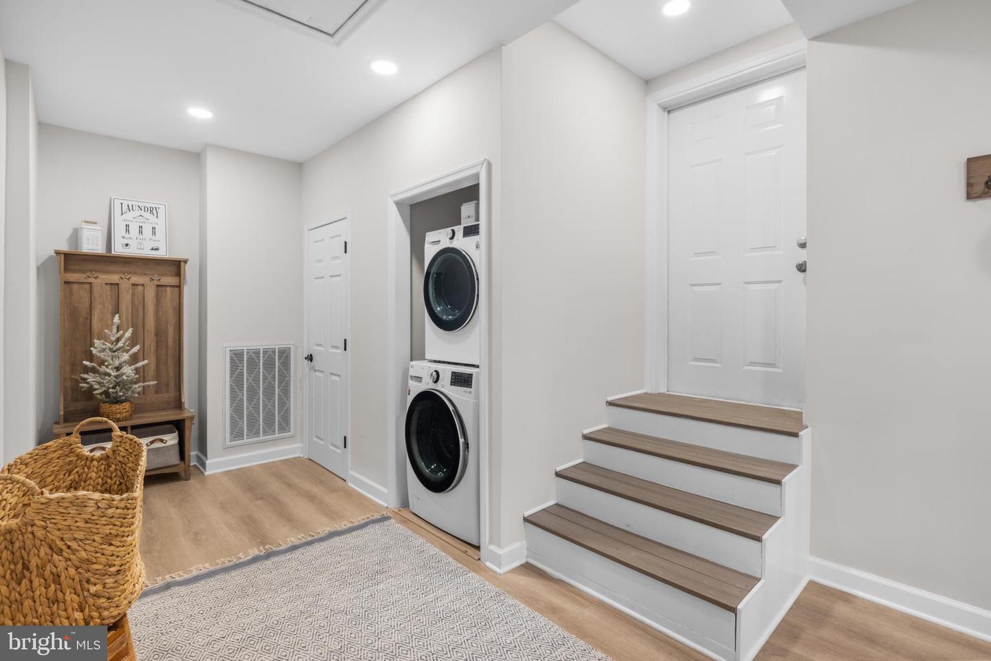 5233 LEE HWY, WARRENTON, Virginia 20187, 5 Bedrooms Bedrooms, 9 Rooms Rooms,3 BathroomsBathrooms,Residential,For sale,5233 LEE HWY,VAFQ2019688 MLS # VAFQ2019688 5233 LEE HWY, WARRENTON, Virginia 20187, 5 Bedrooms Bedrooms, 9 Rooms Rooms,3 BathroomsBathrooms,Residential,For sale,5233 LEE HWY,VAFQ2019688 MLS # VAFQ2019688