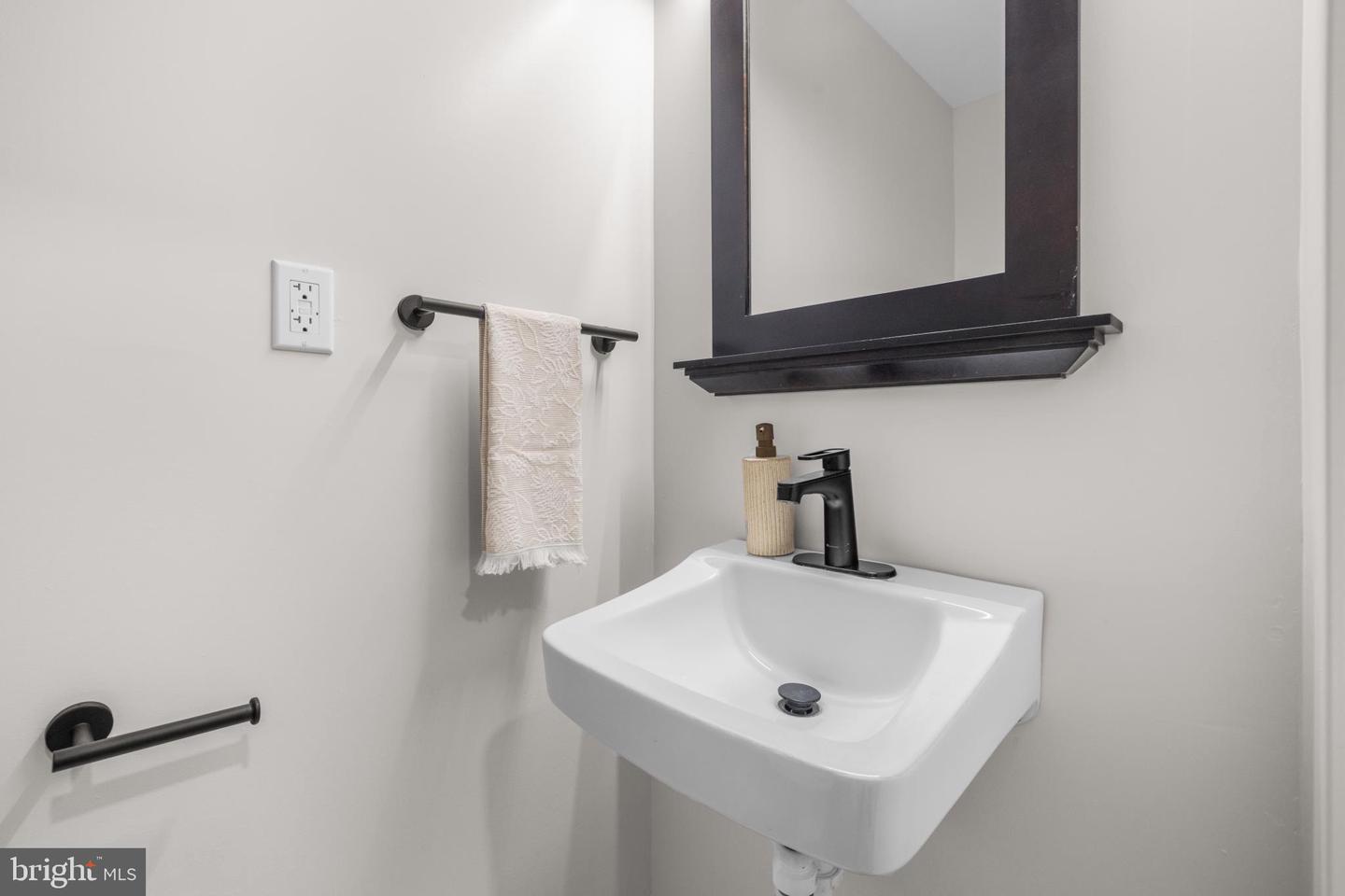 5233 LEE HWY, WARRENTON, Virginia 20187, 5 Bedrooms Bedrooms, 9 Rooms Rooms,3 BathroomsBathrooms,Residential,For sale,5233 LEE HWY,VAFQ2019688 MLS # VAFQ2019688 5233 LEE HWY, WARRENTON, Virginia 20187, 5 Bedrooms Bedrooms, 9 Rooms Rooms,3 BathroomsBathrooms,Residential,For sale,5233 LEE HWY,VAFQ2019688 MLS # VAFQ2019688