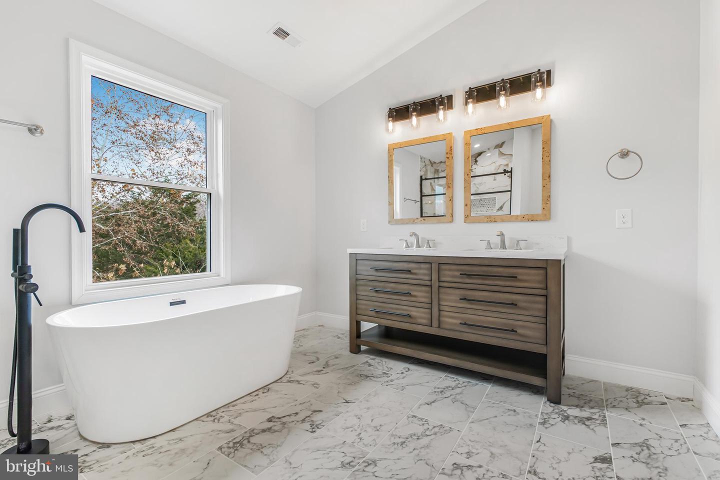 1002 POTOMAC DR, STAFFORD, Virginia 22554, 6 Bedrooms Bedrooms, ,4 BathroomsBathrooms,Residential,For sale,1002 POTOMAC DR,VAST2044268 MLS # VAST2044268 1002 POTOMAC DR, STAFFORD, Virginia 22554, 6 Bedrooms Bedrooms, ,4 BathroomsBathrooms,Residential,For sale,1002 POTOMAC DR,VAST2044268 MLS # VAST2044268