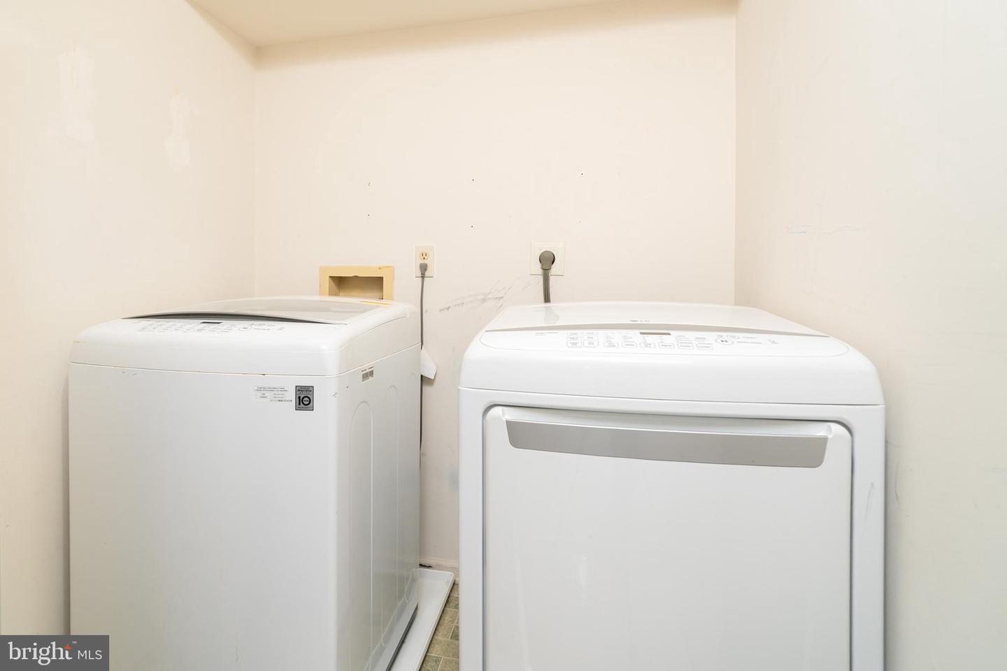 6035 NETHERTON ST, CENTREVILLE, Virginia 20120, 2 Bedrooms Bedrooms, ,2 BathroomsBathrooms,Residential,For sale,6035 NETHERTON ST,VAFX2279414 MLS # VAFX2279414