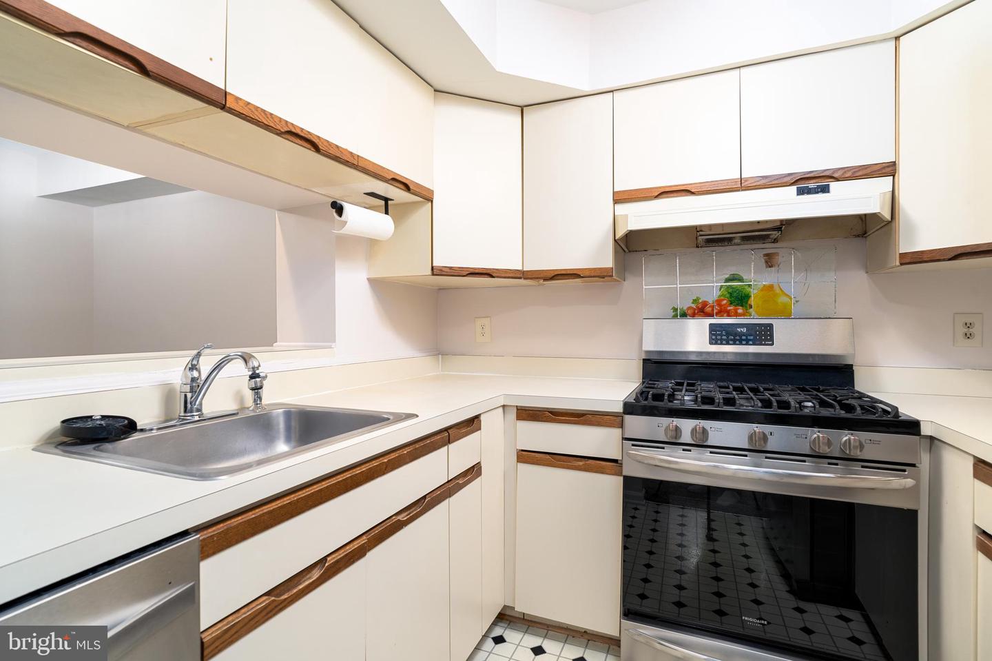 6035 NETHERTON ST, CENTREVILLE, Virginia 20120, 2 Bedrooms Bedrooms, ,2 BathroomsBathrooms,Residential,For sale,6035 NETHERTON ST,VAFX2279414 MLS # VAFX2279414