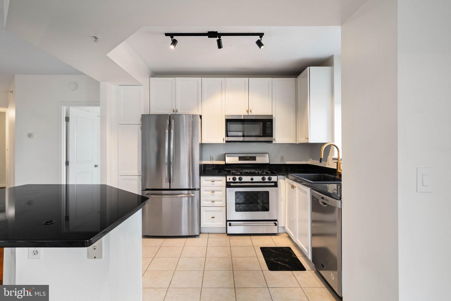 851 N GLEBE RD #1011, ARLINGTON, Virginia 22203, 2 Bedrooms Bedrooms, ,2 BathroomsBathrooms,Residential,For sale,851 N GLEBE RD #1011,VAAR2066100 MLS # VAAR2066100