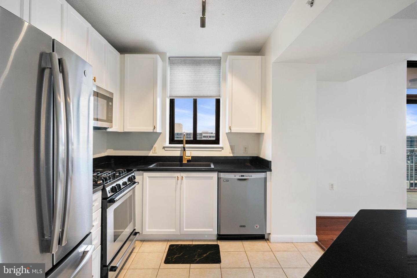 851 N GLEBE RD #1011, ARLINGTON, Virginia 22203, 2 Bedrooms Bedrooms, ,2 BathroomsBathrooms,Residential,For sale,851 N GLEBE RD #1011,VAAR2066100 MLS # VAAR2066100