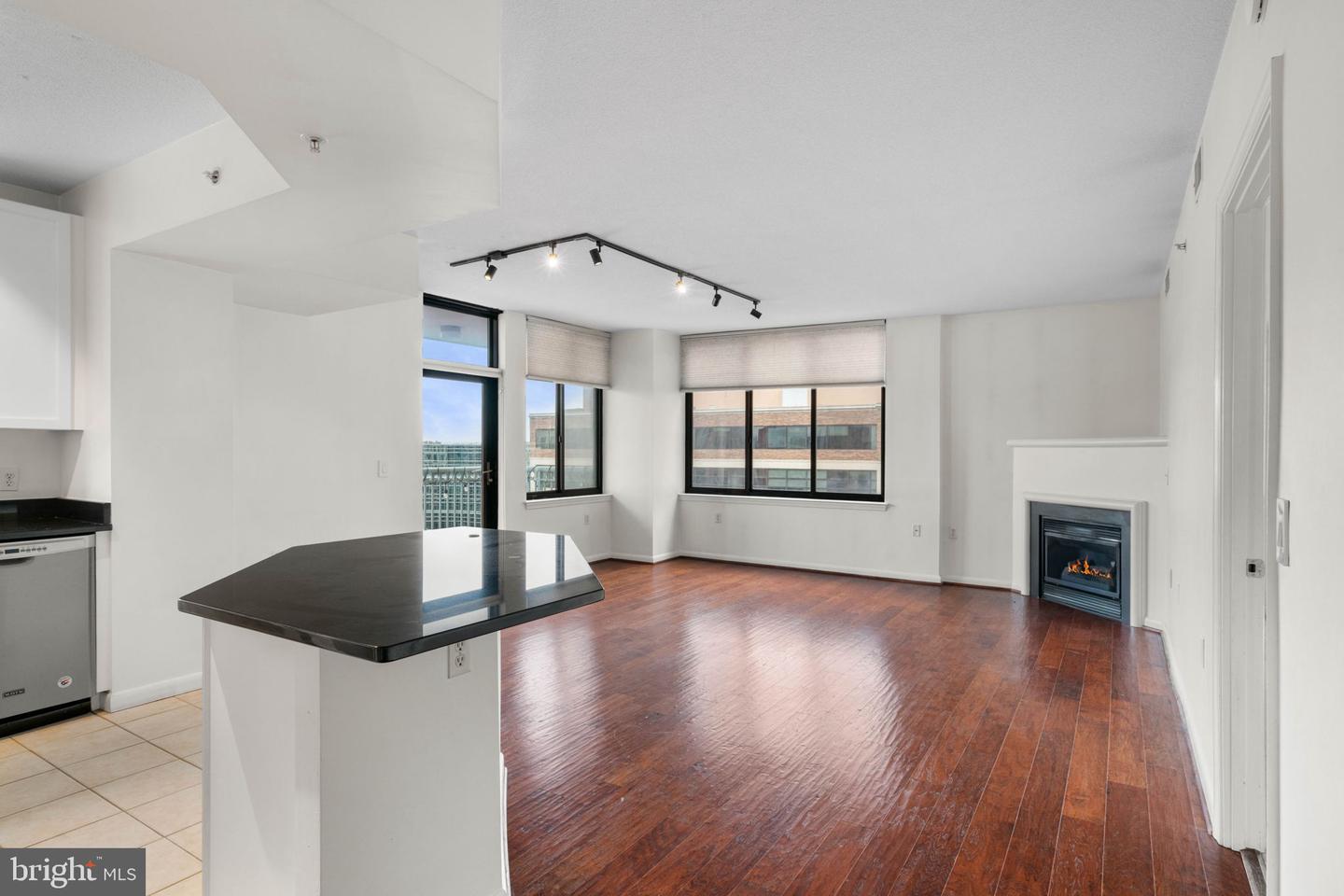 851 N GLEBE RD #1011, ARLINGTON, Virginia 22203, 2 Bedrooms Bedrooms, ,2 BathroomsBathrooms,Residential,For sale,851 N GLEBE RD #1011,VAAR2066100 MLS # VAAR2066100