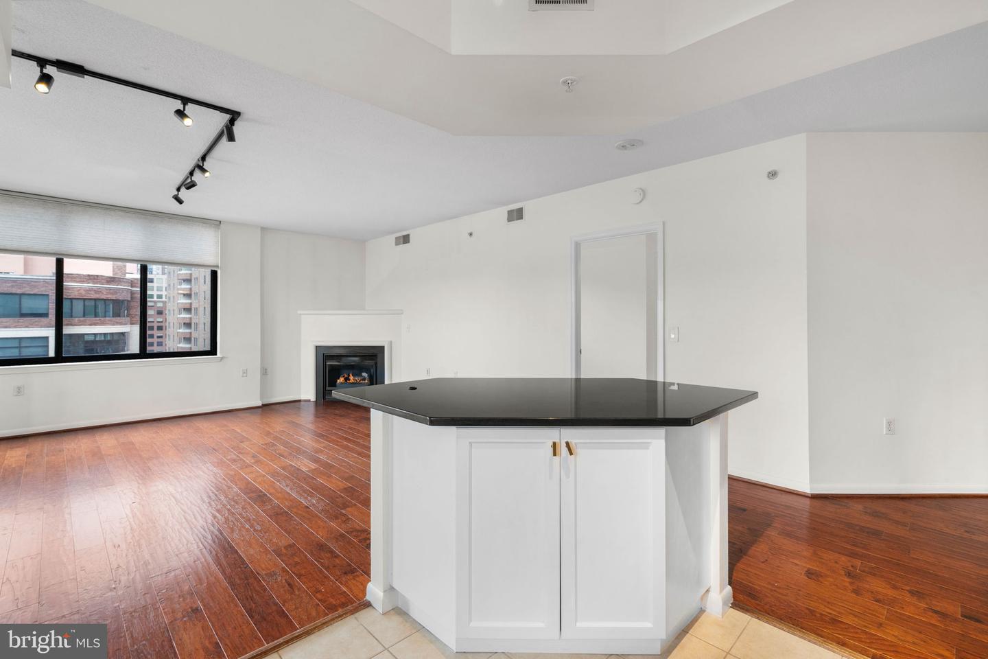 851 N GLEBE RD #1011, ARLINGTON, Virginia 22203, 2 Bedrooms Bedrooms, ,2 BathroomsBathrooms,Residential,For sale,851 N GLEBE RD #1011,VAAR2066100 MLS # VAAR2066100