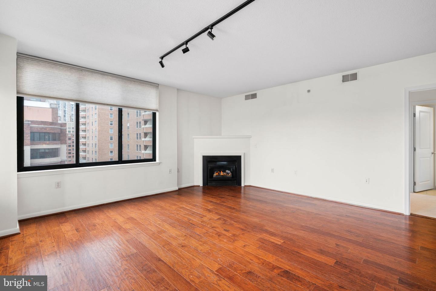 851 N GLEBE RD #1011, ARLINGTON, Virginia 22203, 2 Bedrooms Bedrooms, ,2 BathroomsBathrooms,Residential,For sale,851 N GLEBE RD #1011,VAAR2066100 MLS # VAAR2066100