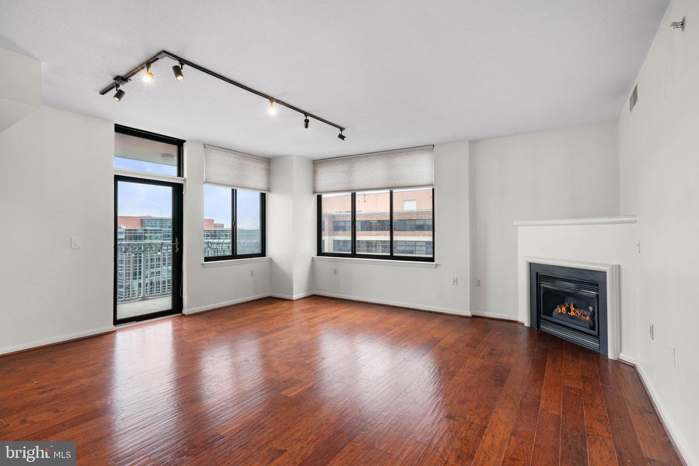 851 N GLEBE RD #1011, ARLINGTON, Virginia 22203, 2 Bedrooms Bedrooms, ,2 BathroomsBathrooms,Residential,For sale,851 N GLEBE RD #1011,VAAR2066100 MLS # VAAR2066100