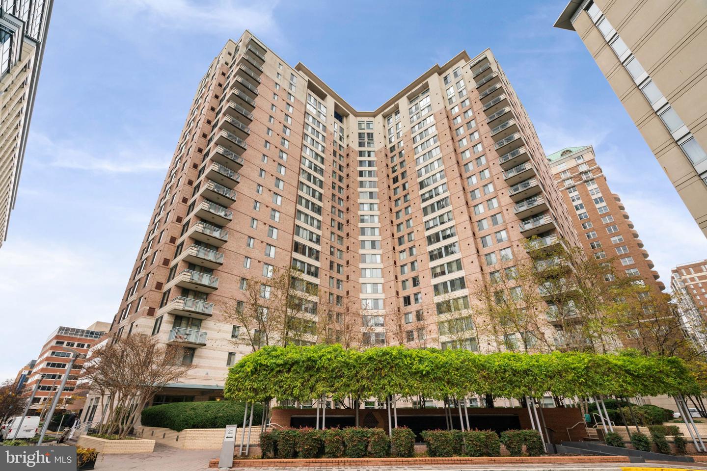 851 N GLEBE RD #1011, ARLINGTON, Virginia 22203, 2 Bedrooms Bedrooms, ,2 BathroomsBathrooms,Residential,For sale,851 N GLEBE RD #1011,VAAR2066100 MLS # VAAR2066100