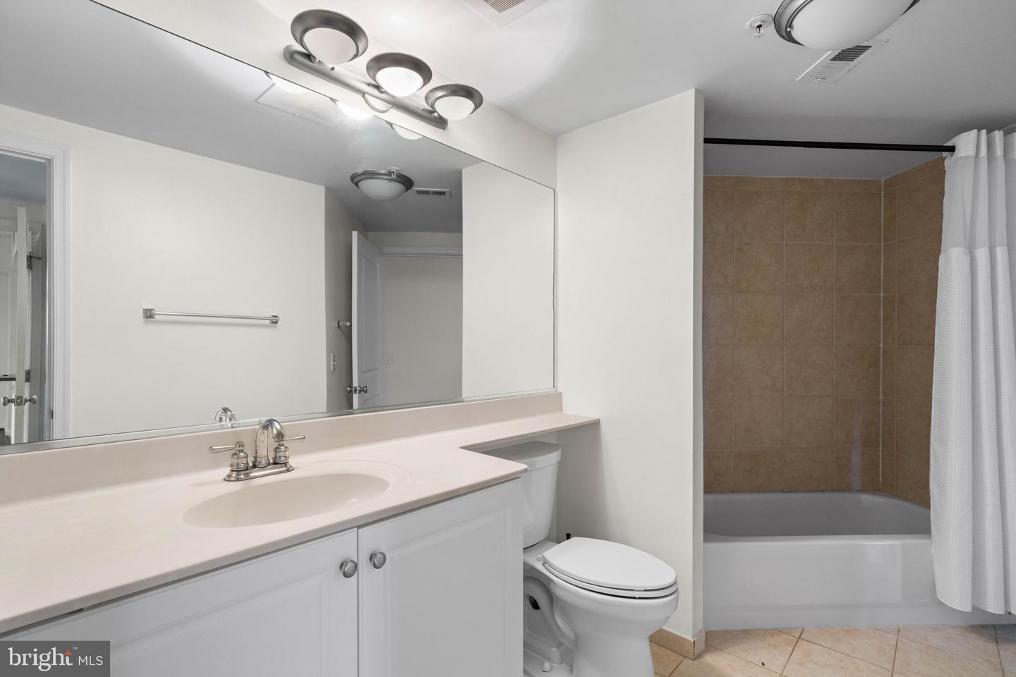 851 N GLEBE RD #1011, ARLINGTON, Virginia 22203, 2 Bedrooms Bedrooms, ,2 BathroomsBathrooms,Residential,For sale,851 N GLEBE RD #1011,VAAR2066100 MLS # VAAR2066100