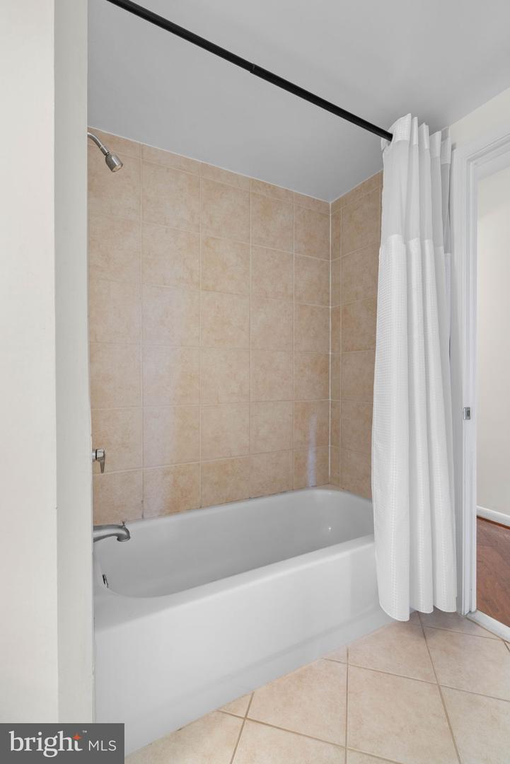 851 N GLEBE RD #1011, ARLINGTON, Virginia 22203, 2 Bedrooms Bedrooms, ,2 BathroomsBathrooms,Residential,For sale,851 N GLEBE RD #1011,VAAR2066100 MLS # VAAR2066100