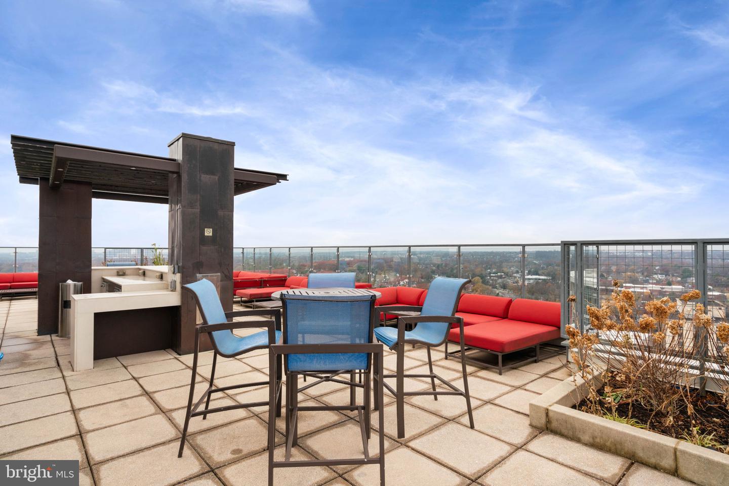 851 N GLEBE RD #1011, ARLINGTON, Virginia 22203, 2 Bedrooms Bedrooms, ,2 BathroomsBathrooms,Residential,For sale,851 N GLEBE RD #1011,VAAR2066100 MLS # VAAR2066100