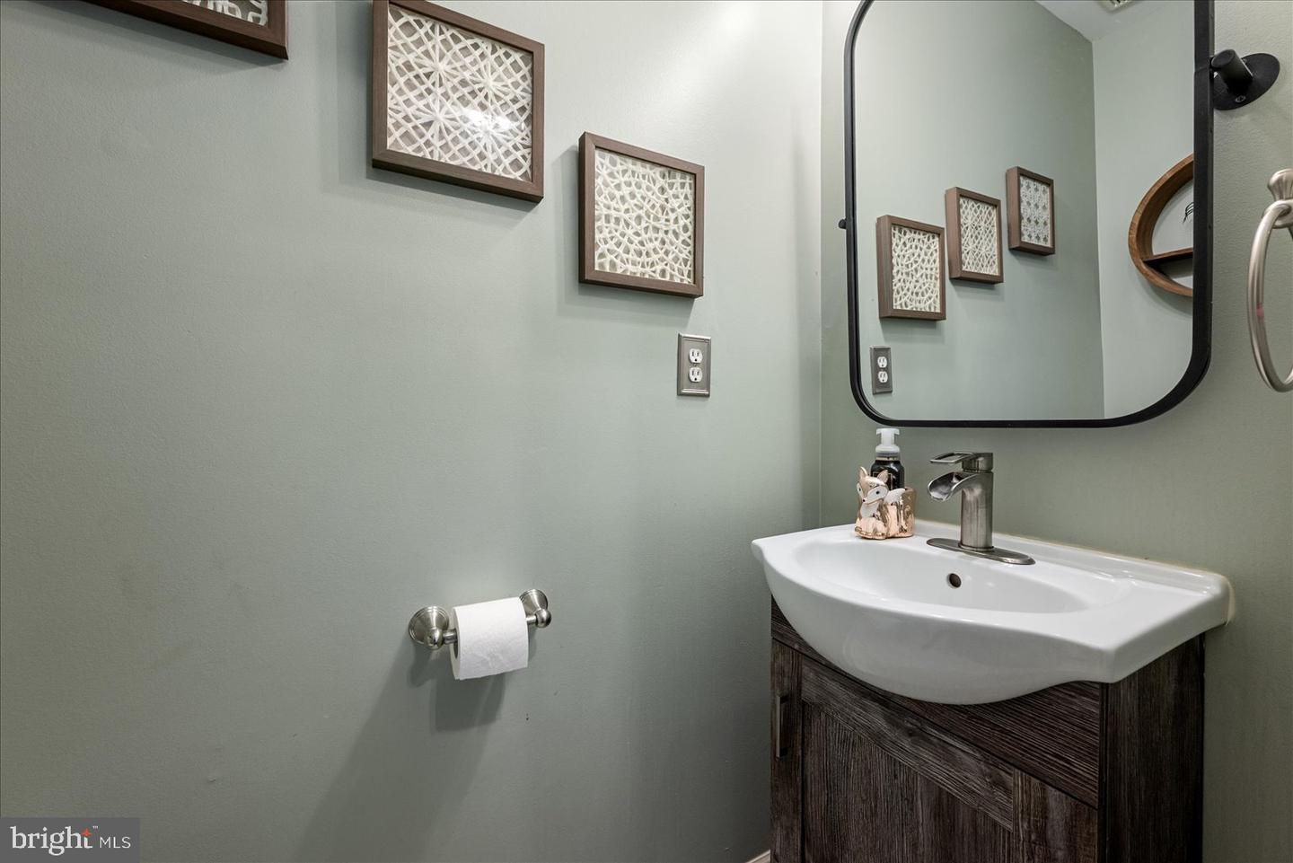 15719 LONDON PL, DUMFRIES, Virginia 22025, 4 Bedrooms Bedrooms, ,3 BathroomsBathrooms,Residential,For sale,15719 LONDON PL,VAPW2107896 MLS # VAPW2107896