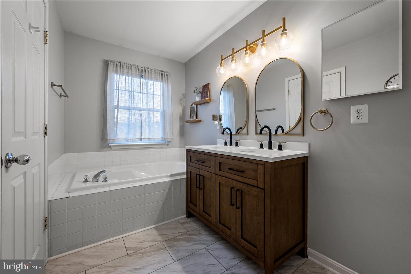 15719 LONDON PL, DUMFRIES, Virginia 22025, 4 Bedrooms Bedrooms, ,3 BathroomsBathrooms,Residential,For sale,15719 LONDON PL,VAPW2107896 MLS # VAPW2107896