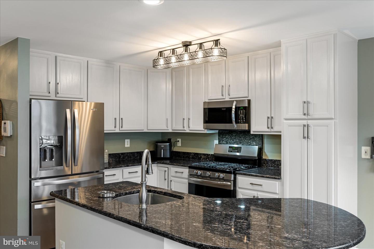 15719 LONDON PL, DUMFRIES, Virginia 22025, 4 Bedrooms Bedrooms, ,3 BathroomsBathrooms,Residential,For sale,15719 LONDON PL,VAPW2107896 MLS # VAPW2107896