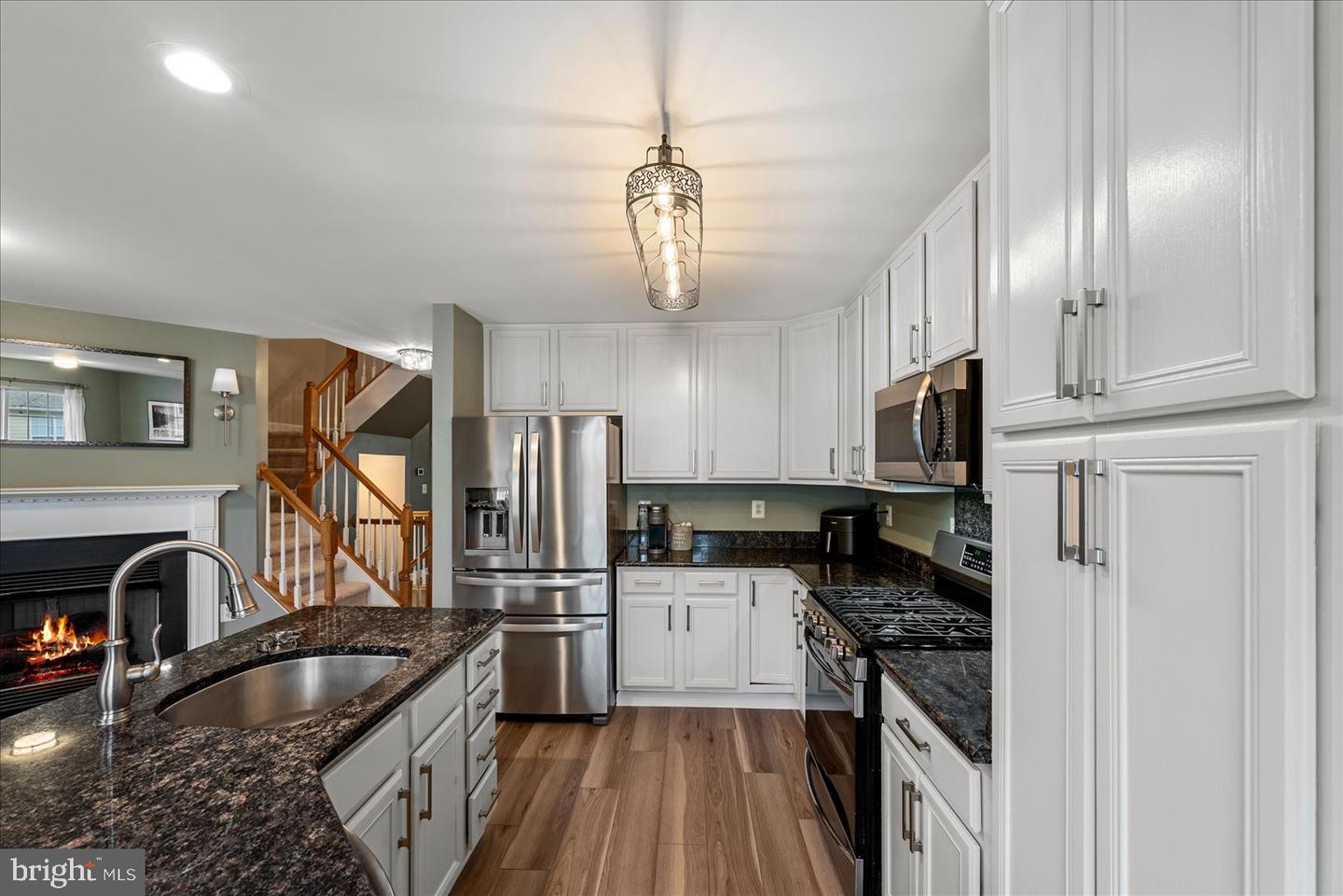 15719 LONDON PL, DUMFRIES, Virginia 22025, 4 Bedrooms Bedrooms, ,3 BathroomsBathrooms,Residential,For sale,15719 LONDON PL,VAPW2107896 MLS # VAPW2107896