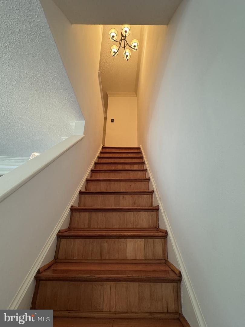 3739 MARK DR, ALEXANDRIA, Virginia 22305, 3 Bedrooms Bedrooms, ,2 BathroomsBathrooms,Residential,For sale,3739 MARK DR,VAAX2051882 MLS # VAAX2051882