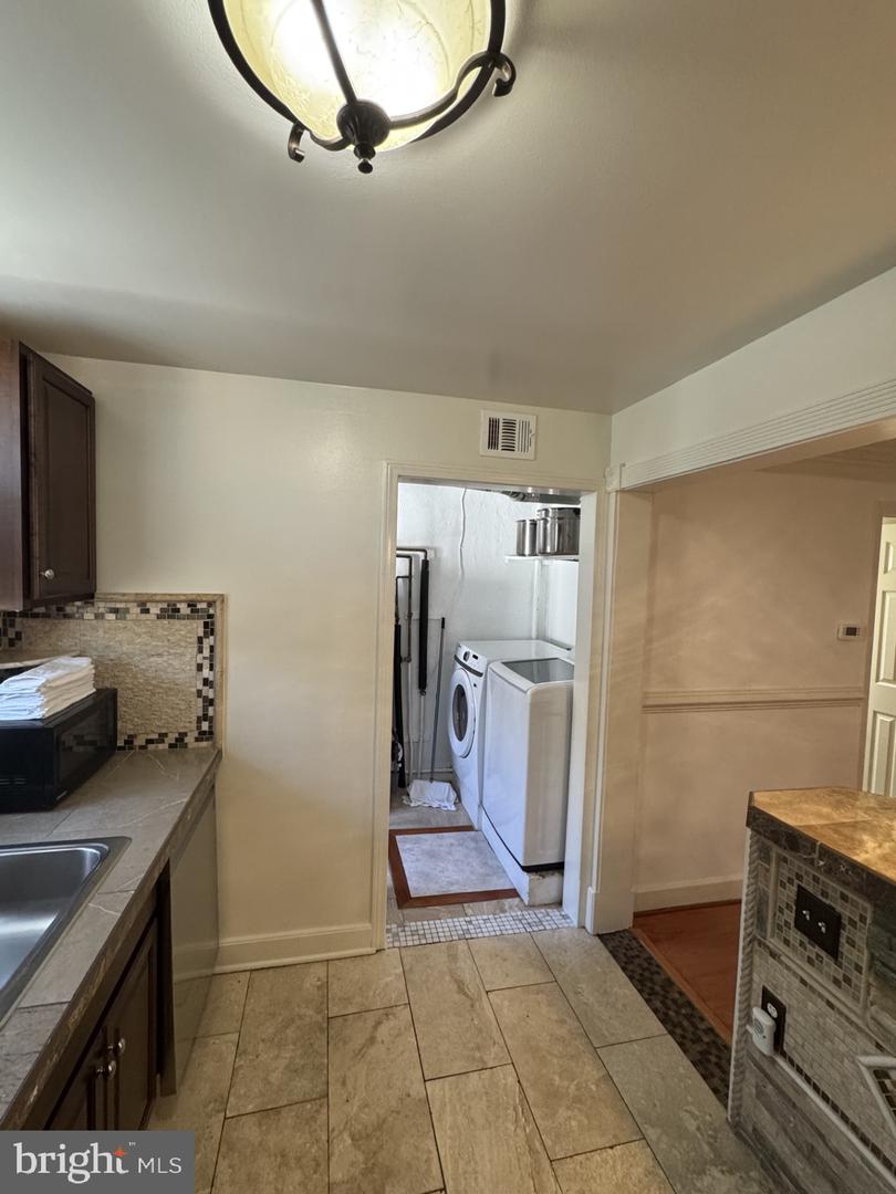 3739 MARK DR, ALEXANDRIA, Virginia 22305, 3 Bedrooms Bedrooms, ,2 BathroomsBathrooms,Residential,For sale,3739 MARK DR,VAAX2051882 MLS # VAAX2051882