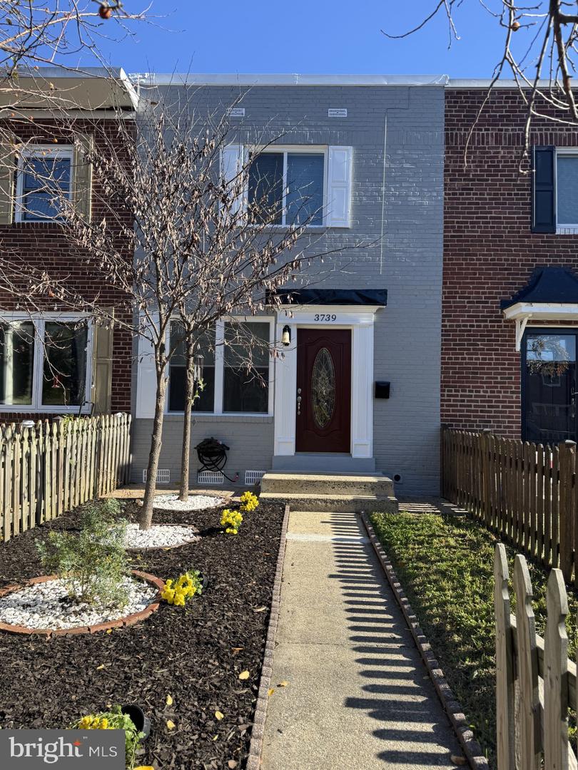 3739 MARK DR, ALEXANDRIA, Virginia 22305, 3 Bedrooms Bedrooms, ,2 BathroomsBathrooms,Residential,For sale,3739 MARK DR,VAAX2051882 MLS # VAAX2051882