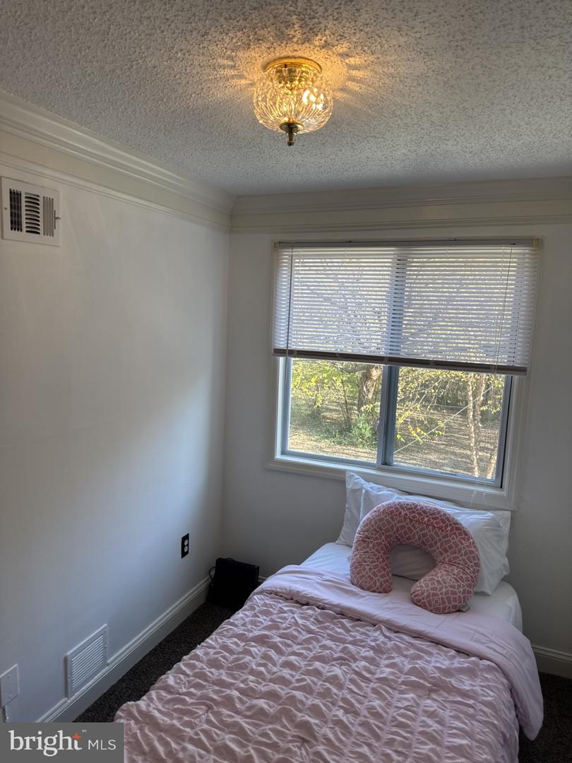 3739 MARK DR, ALEXANDRIA, Virginia 22305, 3 Bedrooms Bedrooms, ,2 BathroomsBathrooms,Residential,For sale,3739 MARK DR,VAAX2051882 MLS # VAAX2051882