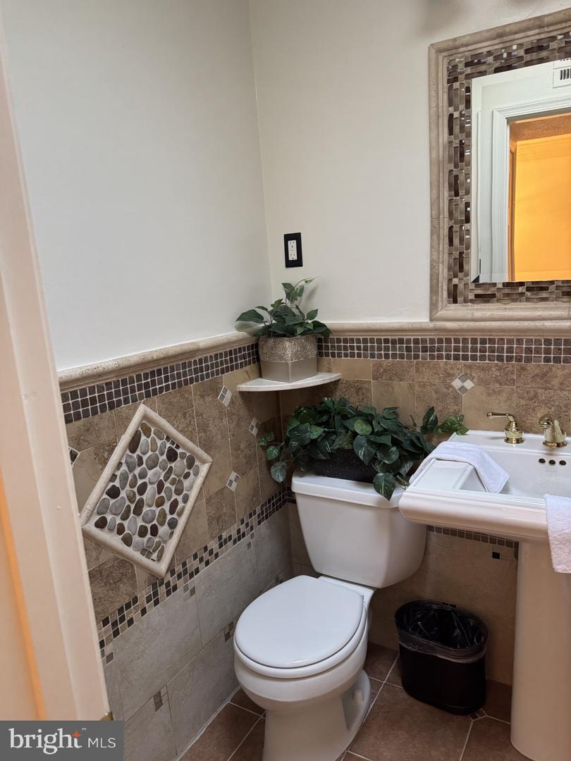 3739 MARK DR, ALEXANDRIA, Virginia 22305, 3 Bedrooms Bedrooms, ,2 BathroomsBathrooms,Residential,For sale,3739 MARK DR,VAAX2051882 MLS # VAAX2051882