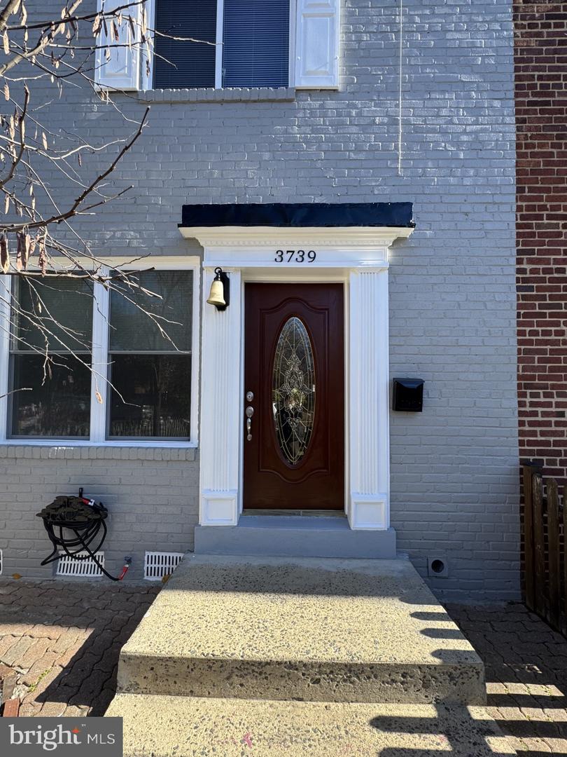 3739 MARK DR, ALEXANDRIA, Virginia 22305, 3 Bedrooms Bedrooms, ,2 BathroomsBathrooms,Residential,For sale,3739 MARK DR,VAAX2051882 MLS # VAAX2051882