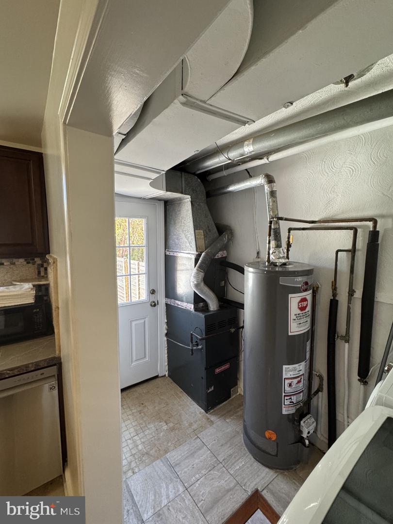 3739 MARK DR, ALEXANDRIA, Virginia 22305, 3 Bedrooms Bedrooms, ,2 BathroomsBathrooms,Residential,For sale,3739 MARK DR,VAAX2051882 MLS # VAAX2051882