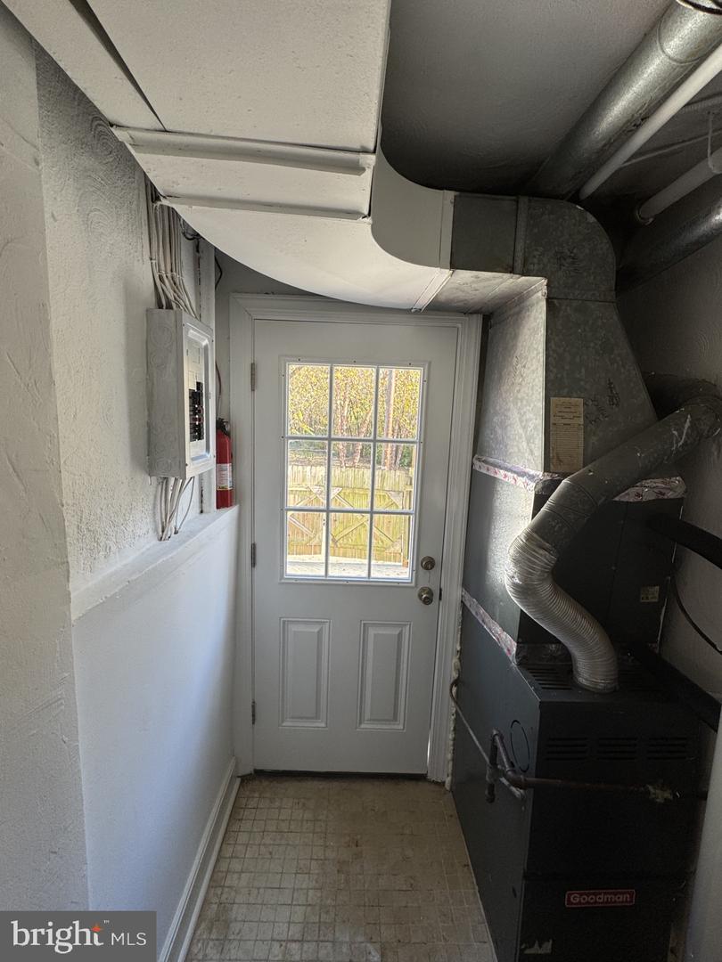 3739 MARK DR, ALEXANDRIA, Virginia 22305, 3 Bedrooms Bedrooms, ,2 BathroomsBathrooms,Residential,For sale,3739 MARK DR,VAAX2051882 MLS # VAAX2051882