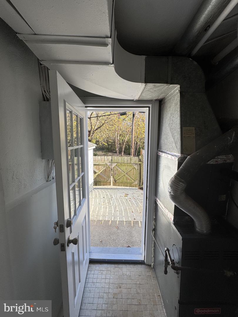 3739 MARK DR, ALEXANDRIA, Virginia 22305, 3 Bedrooms Bedrooms, ,2 BathroomsBathrooms,Residential,For sale,3739 MARK DR,VAAX2051882 MLS # VAAX2051882