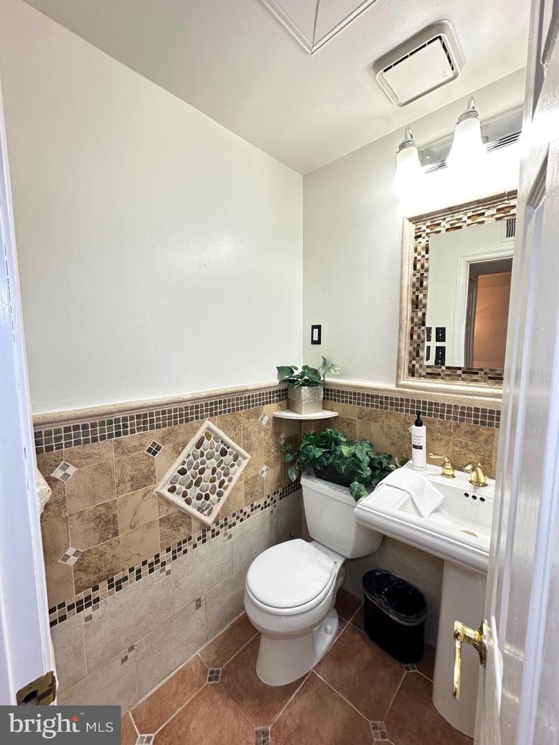 3739 MARK DR, ALEXANDRIA, Virginia 22305, 3 Bedrooms Bedrooms, ,2 BathroomsBathrooms,Residential,For sale,3739 MARK DR,VAAX2051882 MLS # VAAX2051882