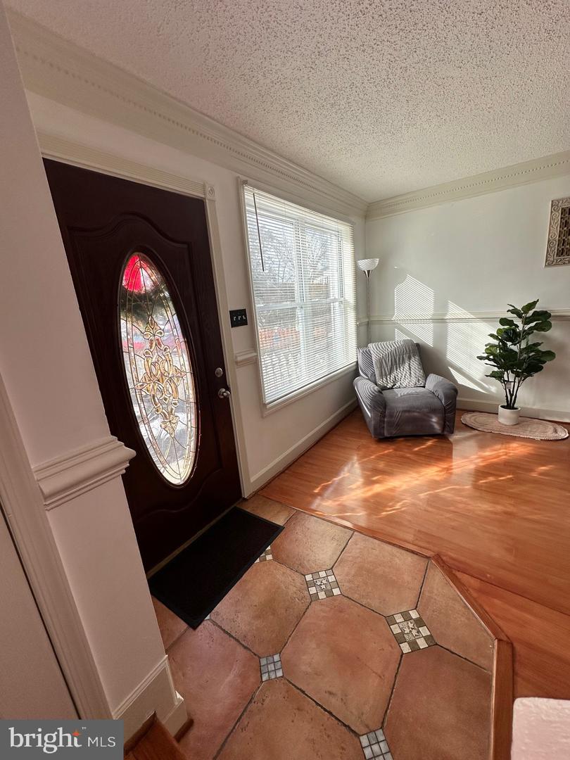 3739 MARK DR, ALEXANDRIA, Virginia 22305, 3 Bedrooms Bedrooms, ,2 BathroomsBathrooms,Residential,For sale,3739 MARK DR,VAAX2051882 MLS # VAAX2051882