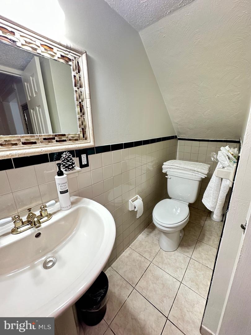 3739 MARK DR, ALEXANDRIA, Virginia 22305, 3 Bedrooms Bedrooms, ,2 BathroomsBathrooms,Residential,For sale,3739 MARK DR,VAAX2051882 MLS # VAAX2051882