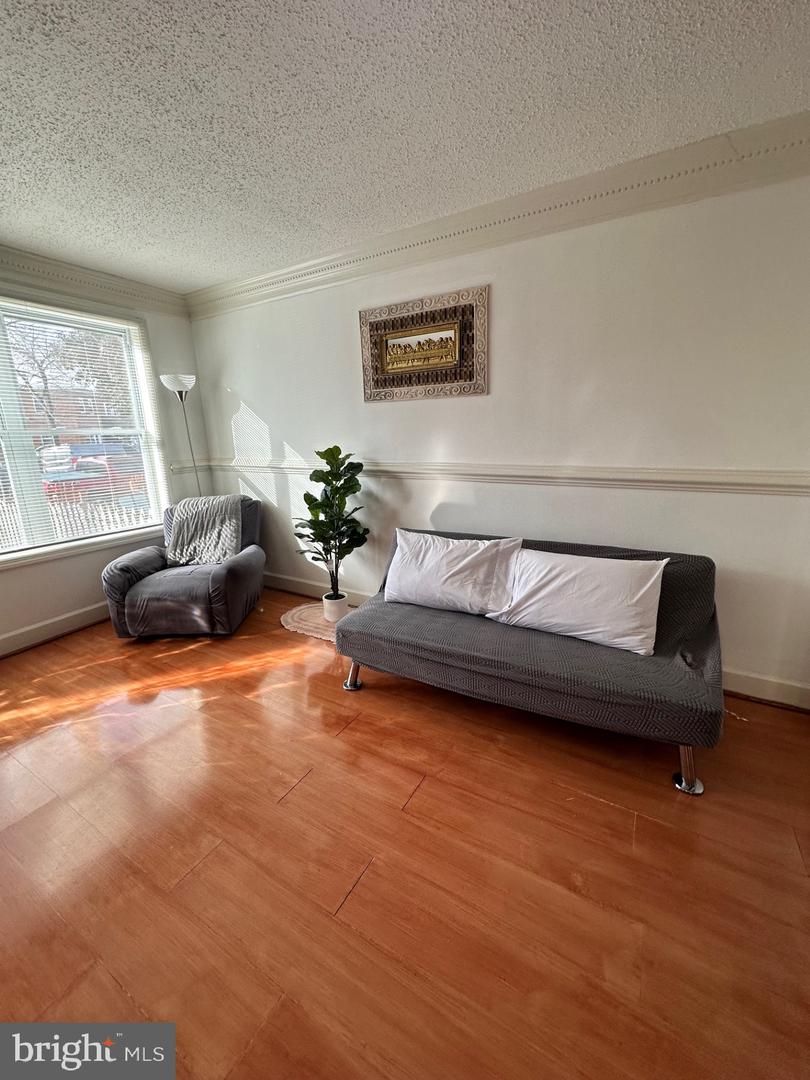 3739 MARK DR, ALEXANDRIA, Virginia 22305, 3 Bedrooms Bedrooms, ,2 BathroomsBathrooms,Residential,For sale,3739 MARK DR,VAAX2051882 MLS # VAAX2051882