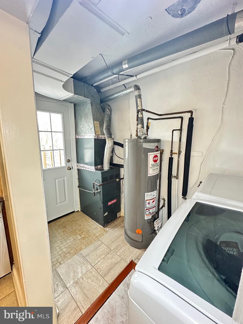 3739 MARK DR, ALEXANDRIA, Virginia 22305, 3 Bedrooms Bedrooms, ,2 BathroomsBathrooms,Residential,For sale,3739 MARK DR,VAAX2051882 MLS # VAAX2051882