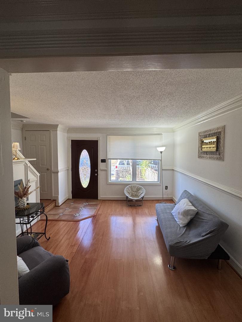 3739 MARK DR, ALEXANDRIA, Virginia 22305, 3 Bedrooms Bedrooms, ,2 BathroomsBathrooms,Residential,For sale,3739 MARK DR,VAAX2051882 MLS # VAAX2051882