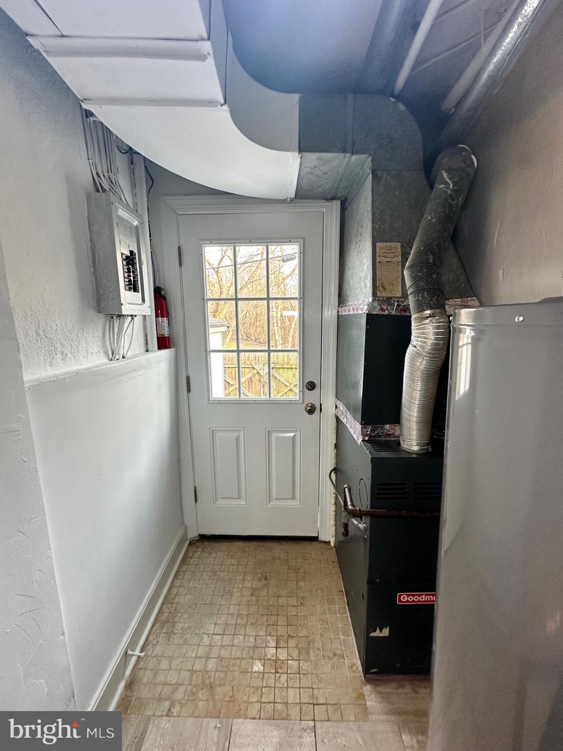 3739 MARK DR, ALEXANDRIA, Virginia 22305, 3 Bedrooms Bedrooms, ,2 BathroomsBathrooms,Residential,For sale,3739 MARK DR,VAAX2051882 MLS # VAAX2051882