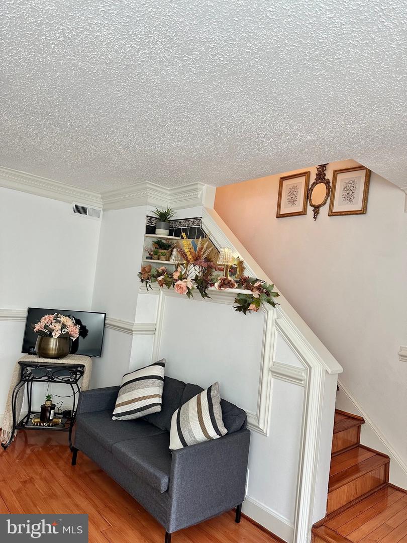 3739 MARK DR, ALEXANDRIA, Virginia 22305, 3 Bedrooms Bedrooms, ,2 BathroomsBathrooms,Residential,For sale,3739 MARK DR,VAAX2051882 MLS # VAAX2051882