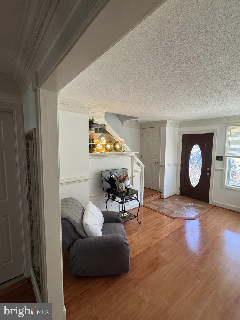 3739 MARK DR, ALEXANDRIA, Virginia 22305, 3 Bedrooms Bedrooms, ,2 BathroomsBathrooms,Residential,For sale,3739 MARK DR,VAAX2051882 MLS # VAAX2051882