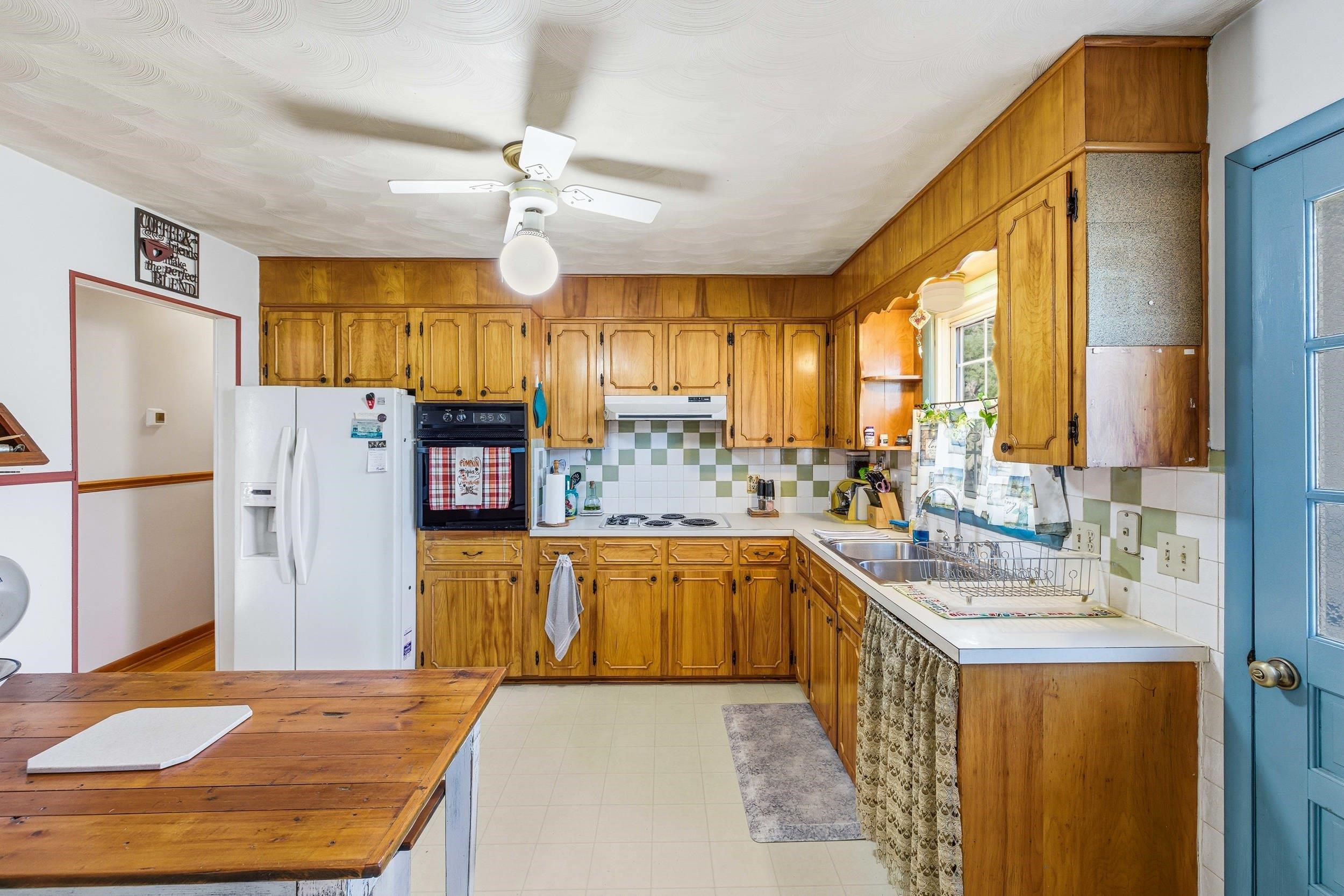 808 11TH ST, GROTTOES, Virginia 24441, 3 Bedrooms Bedrooms, ,1 BathroomBathrooms,Residential,808 11th Street, Grottoes, VA 24441,808 11TH ST,671357 MLS # 671357