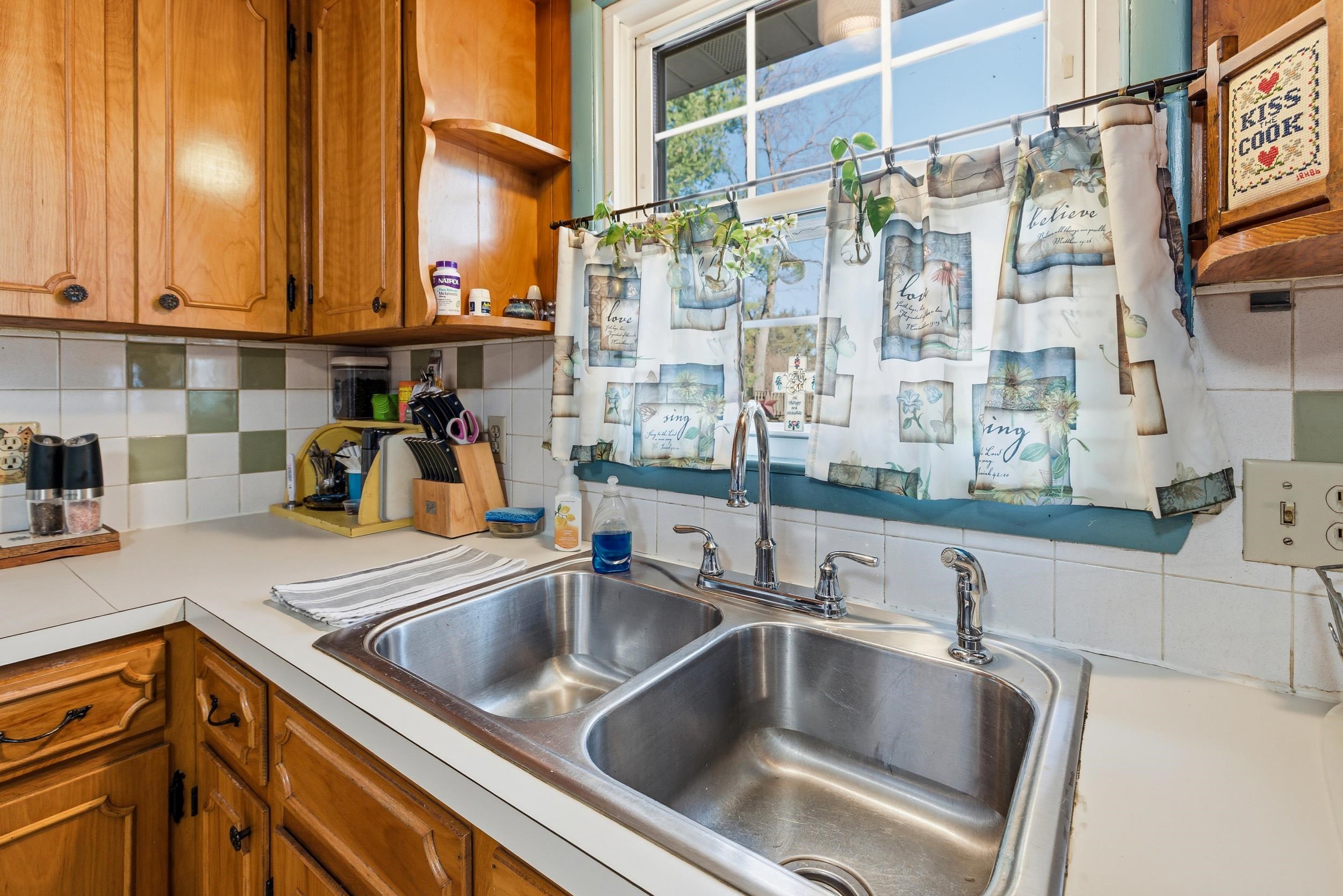 808 11TH ST, GROTTOES, Virginia 24441, 3 Bedrooms Bedrooms, ,1 BathroomBathrooms,Residential,808 11th Street, Grottoes, VA 24441,808 11TH ST,671357 MLS # 671357