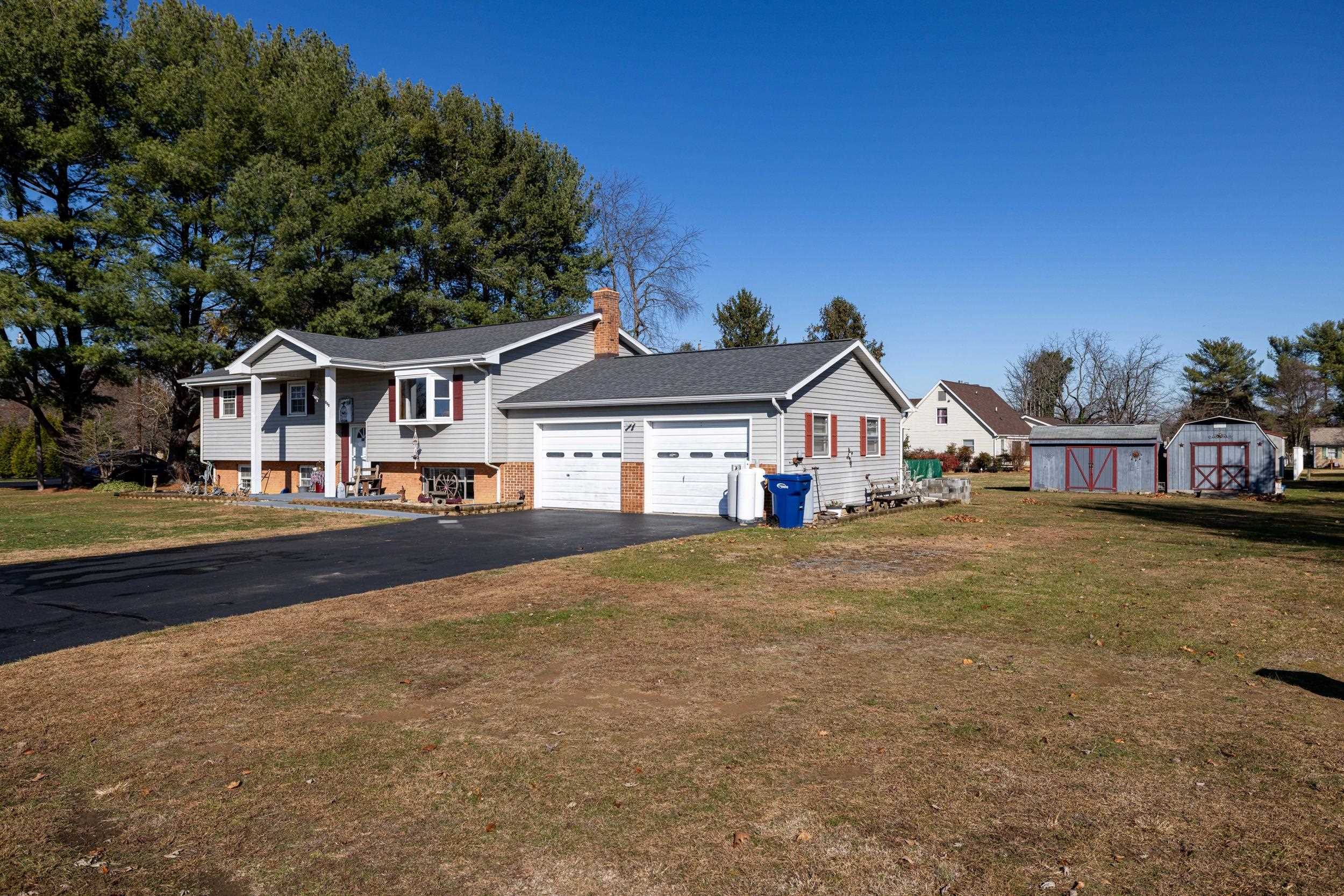 808 11TH ST, GROTTOES, Virginia 24441, 3 Bedrooms Bedrooms, ,1 BathroomBathrooms,Residential,808 11th Street, Grottoes, VA 24441,808 11TH ST,671357 MLS # 671357