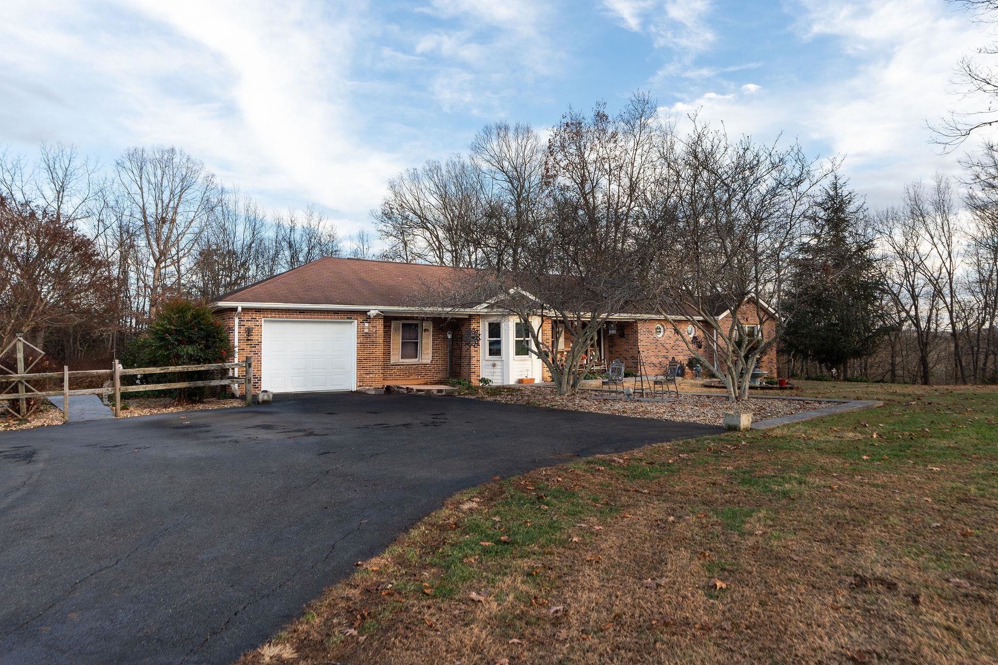 314 MCBRYDGE DR, SWOOPE, Virginia 24479, 3 Bedrooms Bedrooms, ,3 BathroomsBathrooms,Residential,314 MCBRYDGE DR,671358 MLS # 671358 314 MCBRYDGE DR, SWOOPE, Virginia 24479, 3 Bedrooms Bedrooms, ,3 BathroomsBathrooms,Residential,314 MCBRYDGE DR,671358 MLS # 671358