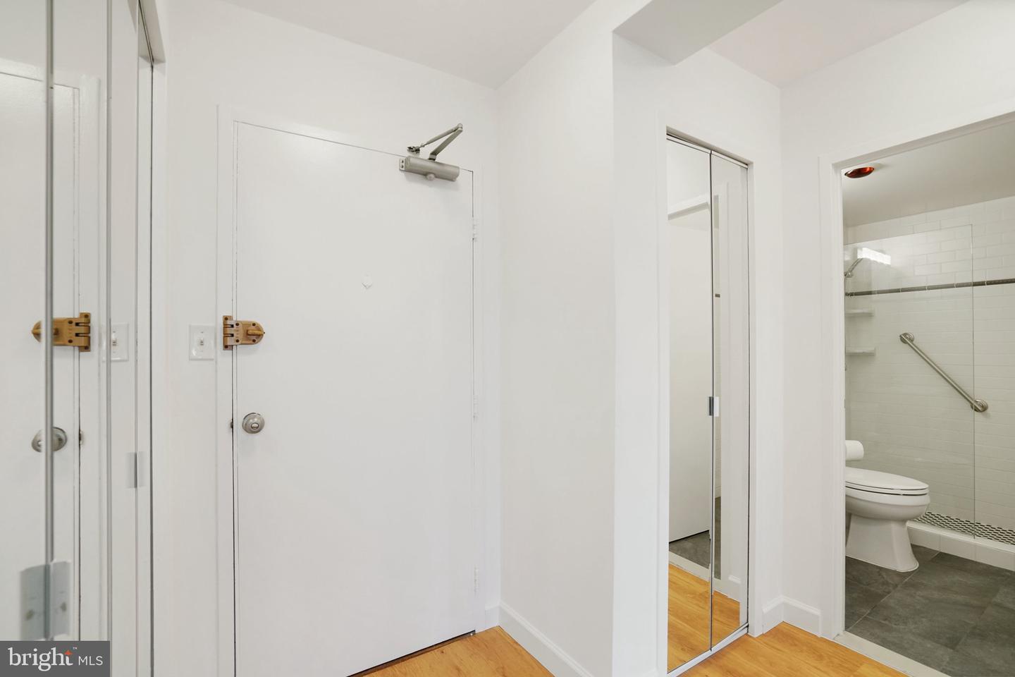 6621 WAKEFIELD DR #418, ALEXANDRIA, Virginia 22307, 1 Bedroom Bedrooms, ,1 BathroomBathrooms,Residential,For sale,6621 WAKEFIELD DR #418,VAFX2279550 MLS # VAFX2279550